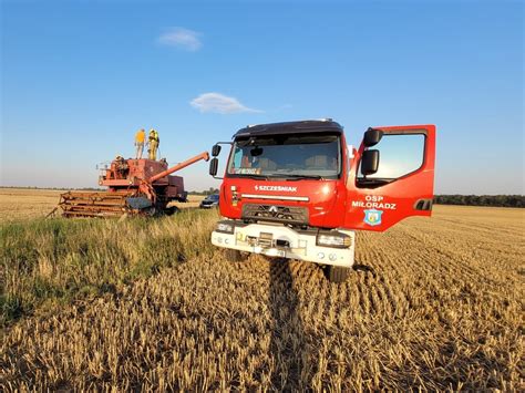 Po Ary Na Polach W Powiecie Malborskim Pali Y Si Cierniska I Kombajn