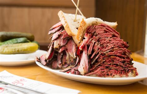 As The Carnegie Deli Serves Its Last Pastrami On Rye The New York Times