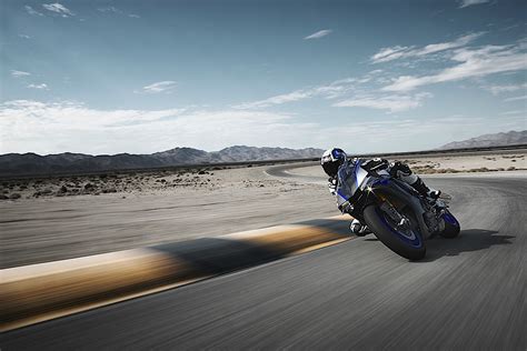 Yamaha Yzf R M And Yzf R Get Performance Upgrades For Autoevolution