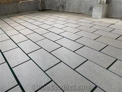 China Green Porphyry Flamed Brushed Tiles For Paving From China