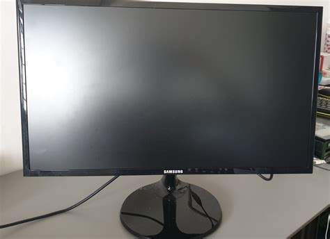 Samsung Monitor Ls24f350fhexxm Computers And Tech Parts And Accessories Monitor Screens On Carousell