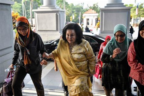 Rosmah Mohon Batal 17 Pertuduhan Elak Cukai Pengubahan Wang Haram