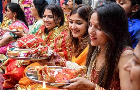 Karwa Chauth 2020 Date Puja Muhurat Timings विधिपूर्वक करवा चौथ पूजा करने से सदा सुहागन रहने