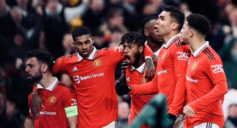 Manchester United venció al Barcelona por 2 1 y lo dejó fuera de la