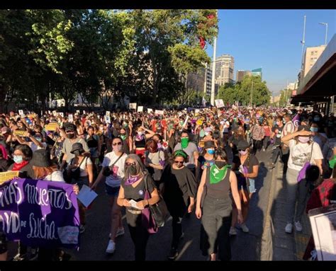 25n En Santiago Miles Se Toman Las Calles Contra El Avance De La