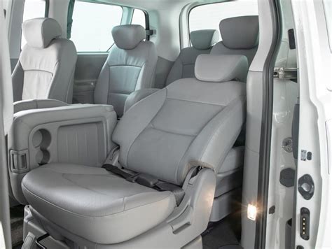 Mini van for 1 to 5 passengers - Morpho Vans