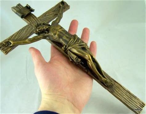 Resin Jesus Roman Jesus Christ Nailed To Crucifix Bronze 13 Inch Resin