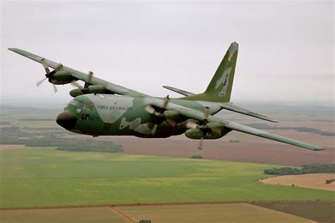 FAB se despede da aeronave C 130 Hércules uma série de homenagens