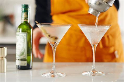 How To Make A Classic Martini Cocktail Lessons From The Kitchn