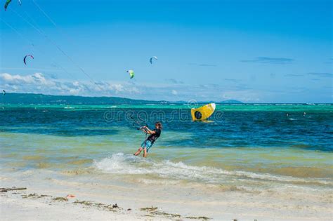 Kite surfing on Boracay stock image. Image of flying - 72941199