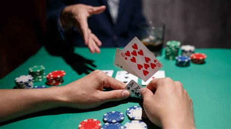 When Should You Fold a Poker Hand?