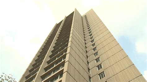 UW-Milwaukee move-in day; 3K+ students bunk in 5 residence halls | FOX6 ...