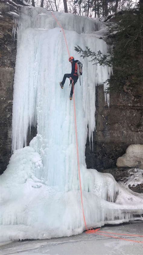 On some fine Wisconsin ice today : r/iceclimbing