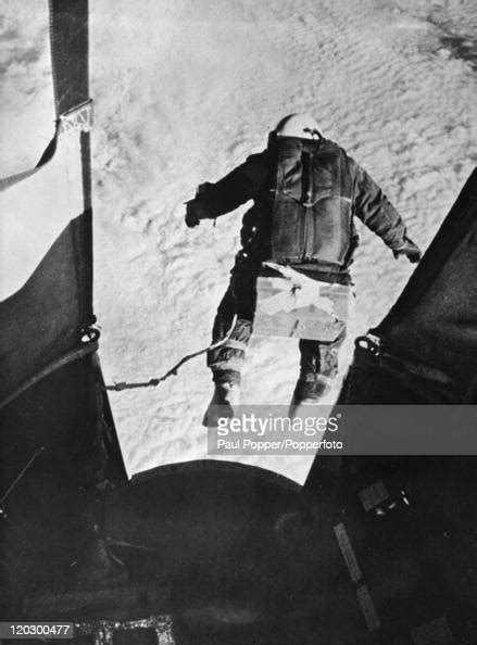 Us Air Force Officer Joseph Kittinger Making His Record Breaking