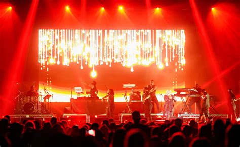 Shaggy TLC S Hot Summer Nights Lights Up South Okanagan Events Centre Penticton News