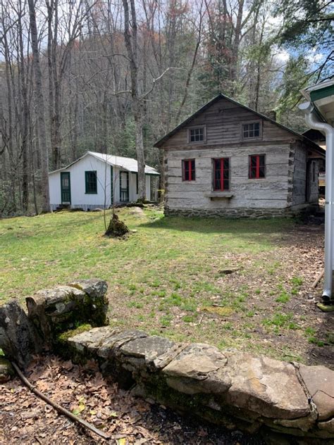 The One Creepy Ghost Town In Tennessee You Can Actually Visit If You