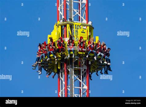 Freefall Extreme The Worlds Largest Mobile Freefall Tower Will Be In