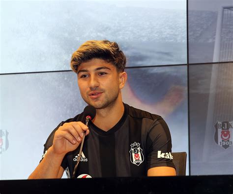 Beşiktaş yeni transferlerine imzayı attırdı Beşiktaş BJK Haberleri