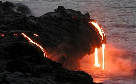 Kilauea Volcano Photos Hawaii Lava Flow Cut Off After Portion Of Cliff