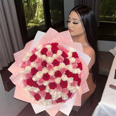 046A - Luxurious Beautiful Bouquet of 100 Red Pink & White Roses - Love Flowers Miami