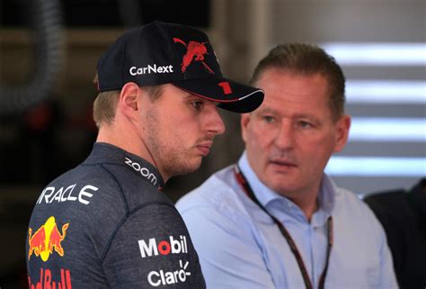 Padre de Max Verstappen lo dejó en una gasolinera tras perder una