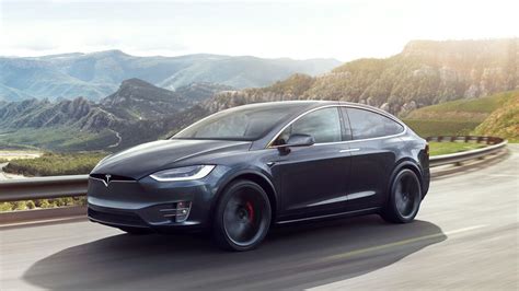 Tesla diz que Model X de acidente fatal estava em modo semiautônomo