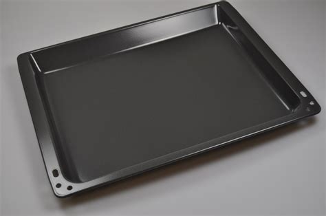 Can You Put Baking Tray On Bottom Of Oven at Colleen Hogsett blog