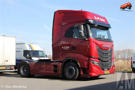 Foto Iveco S Way Van M P Edes TruckFan