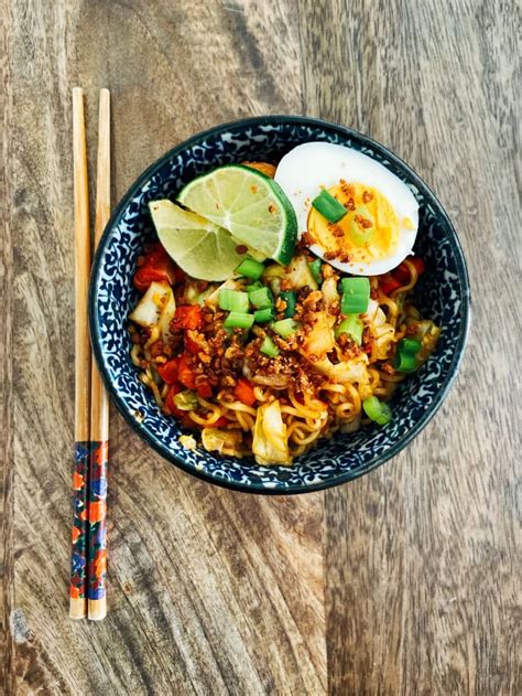 How To Make Malaysian Style Spicy Fried Noodles Mie Goreng Delishably