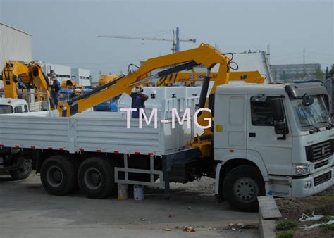 Durable 5T Safety Knuckle Boom Truck Mounted Crane For Construction