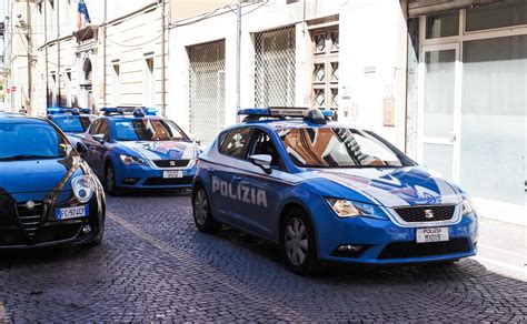 Baby Gang Rimini Rapinati Due Giovani Turisti Un Arresto