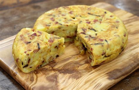 Tortilla de patata rellena de queso manchego y jamón RTVE es