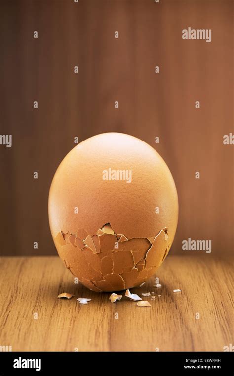 Falling Egg Hi Res Stock Photography And Images Alamy