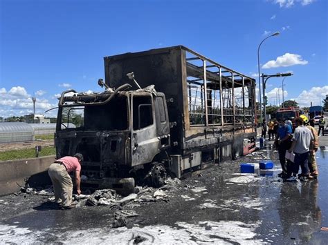 國1嘉義水上段火燒車 神像、陣頭器具全毀 華視新聞網