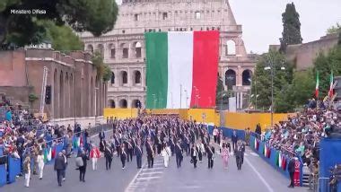 Festa Della Repubblica La Sfilata Dei Sindaci Apre La Parata Ai Fori