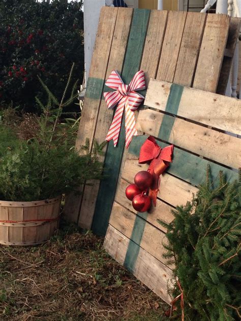 Easy Diy Budget Outdoor Christmas Decorations That Are Easy On The