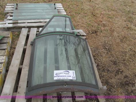 Door And Assorted Glass For John Deere 4430 In Neosho Mo Item F4701 Sold Purple Wave