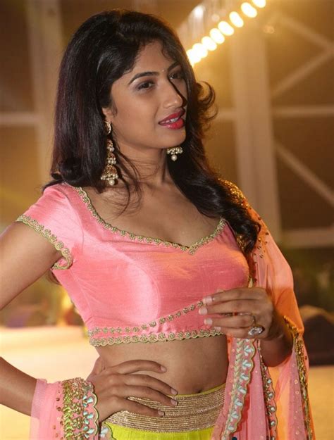 Roshini Navel Show Hot Actress