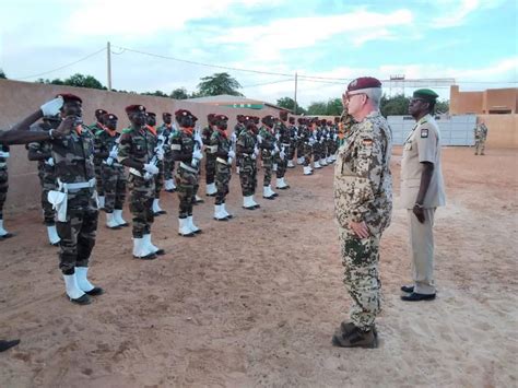 Le Chef dEtat Major des armées allemandes au 1er Bataillon des