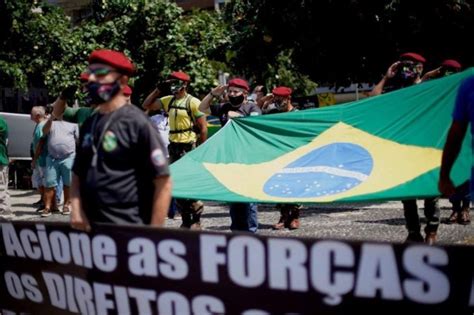 Manifestantes Pr Bolsonaro Fazem Atos Em Defesa Da Ditadura Militar