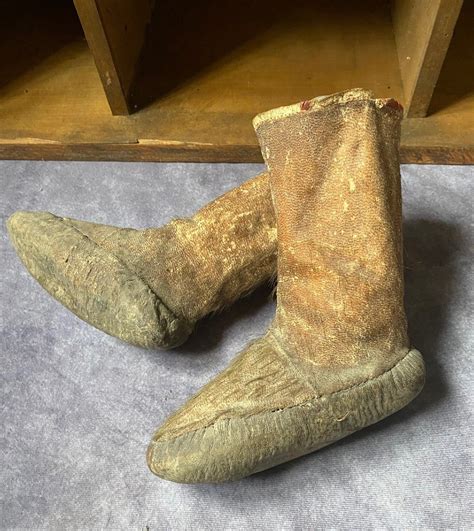 Proantic Rares Bottes Anciennes En Peau De Phoque Inuit E Si Cle