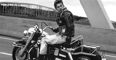 Tom Hardy Y Austin Butler Son Unos Furiosos Motociclistas En “el Club