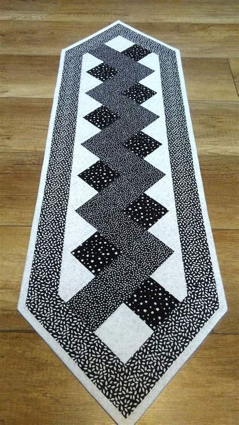 Pin By Julia Williams On Inspiration For Quilts Quilted Table Runners