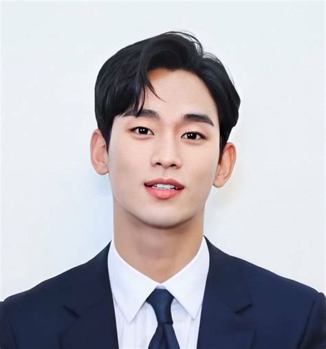 Pin Oleh Betur Heredia Di Kim Soo Hyun Aktor Pacar Pria Pose