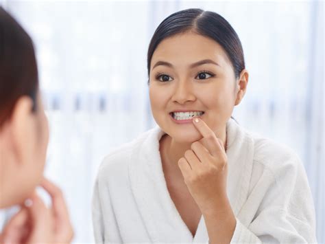 6 natural ways to fight bad breath and gum disease - Easy Health Options®