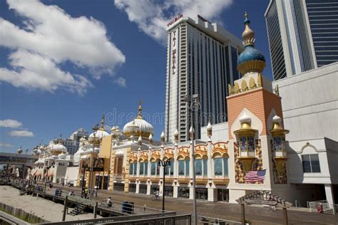 Trump Taj Mahal on the Atlantic City Boardwalk Editorial Photo - Image ...