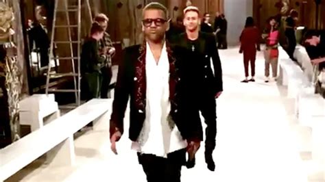 Neymar y Dani Alves se dejaron seducir por la moda de París y se