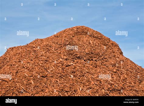 Pile of the landscaping mulch Stock Photo - Alamy