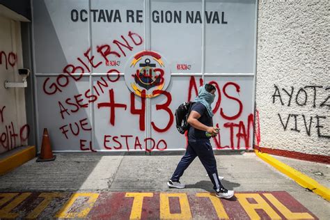 Por caso Ayotzinapa giran órdenes de aprehensión contra mandos militares