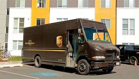 The Complete Guide How To Become A Ups Driver P Seobusiness